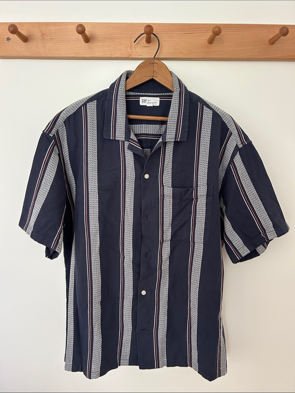 GAP Men’s Navy Vertical Stripe Short-Sleeve Button-Down